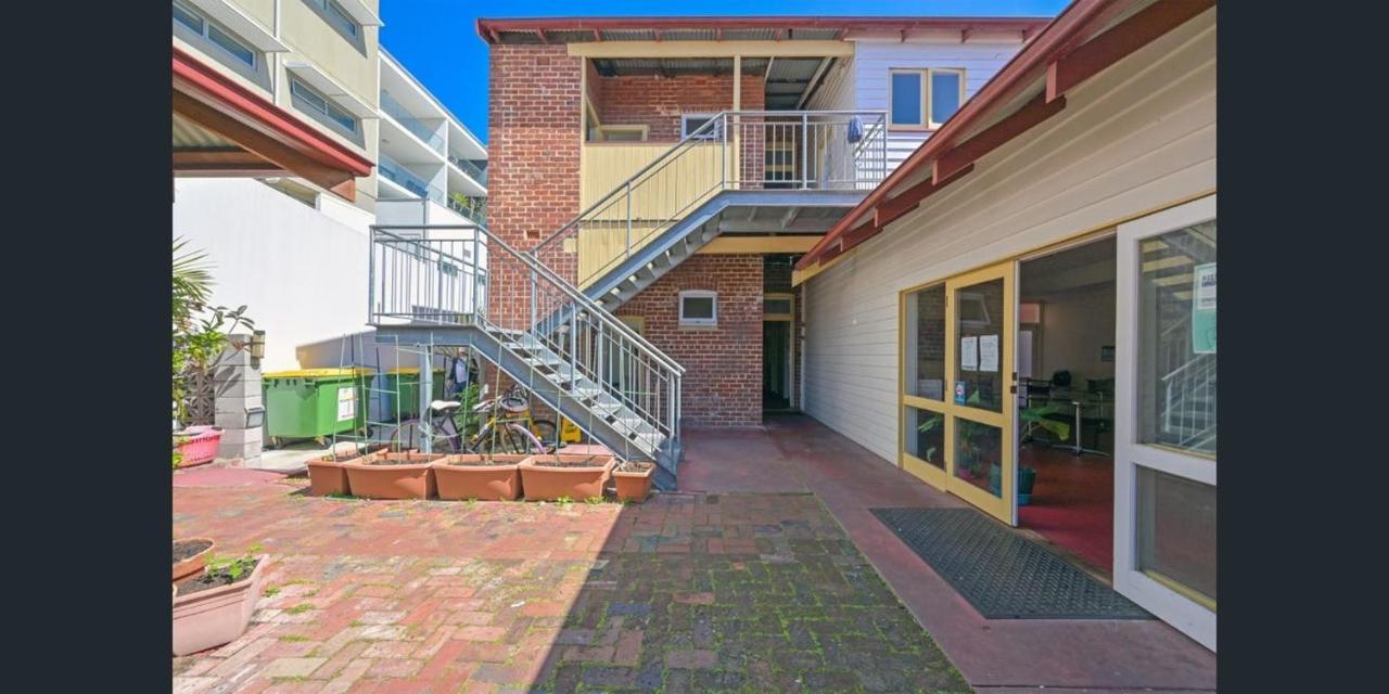 Emu Backpackers Perth - Note - Valid Passport Required For Check Inホステル エクステリア 写真